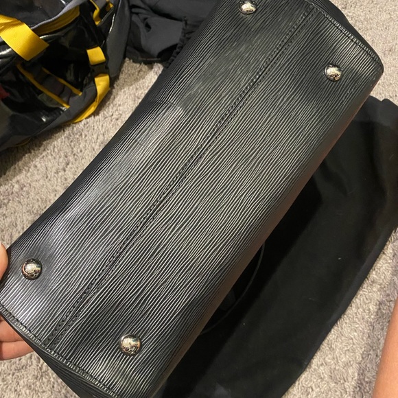 Louis Vuitton Marly Handbag Epi Leather MM - Picture 7 of 8